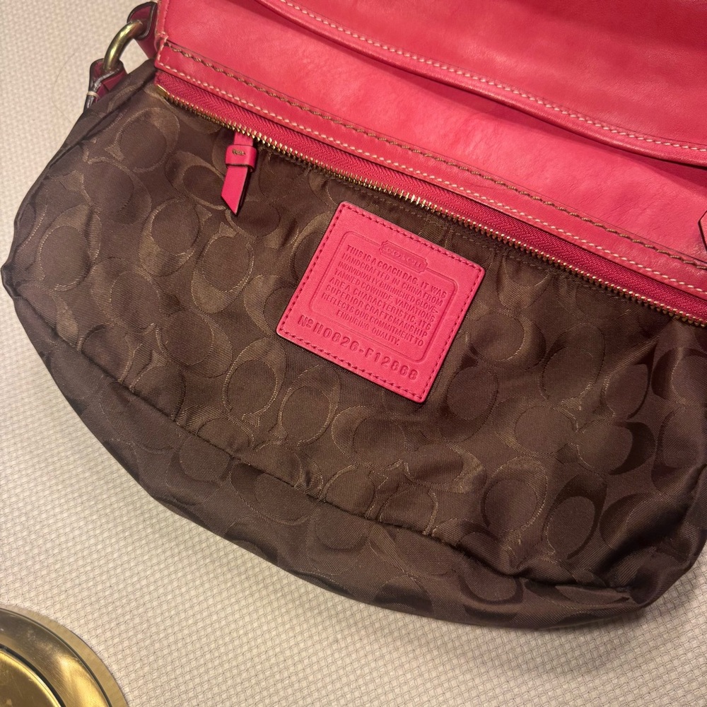 Coach Legacy Leather Shoulder Bag - Picture 5 of 9